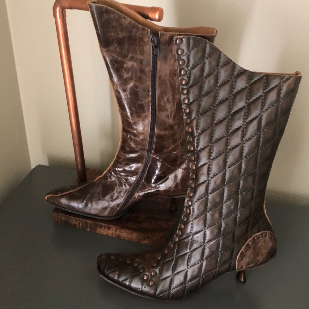 Cydwoq Handcrafted Leather Boots